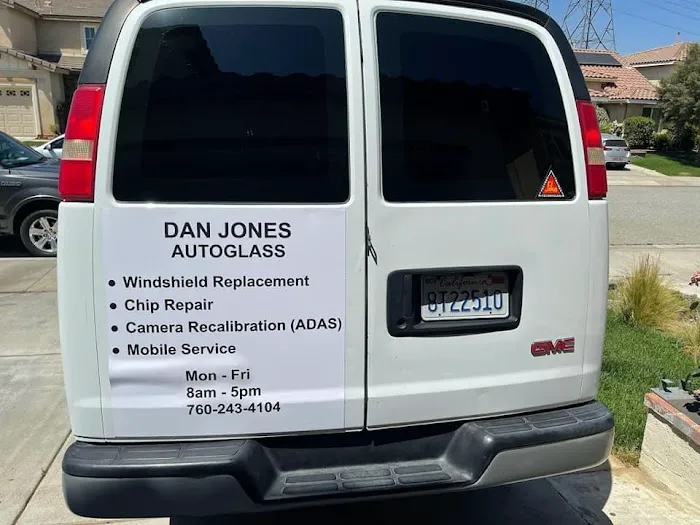 DAN JONES AUTOGLASS 7