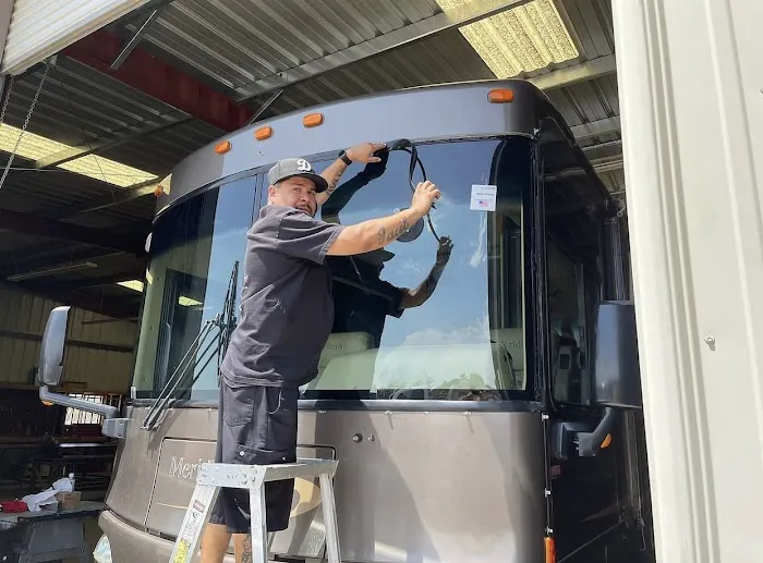 DAN JONES AUTOGLASS 3