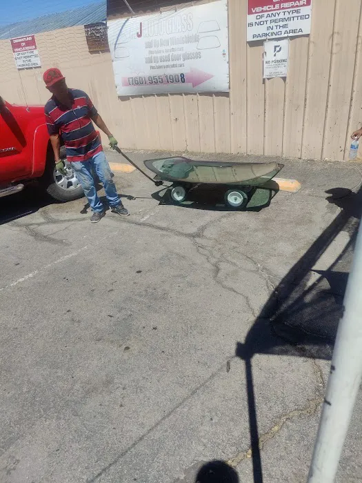 MJ Auto Glass Repair | Auto Glass Replacement | Windshield Repair 5