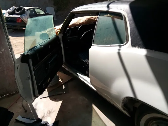 Western Truck & Auto Collision 0