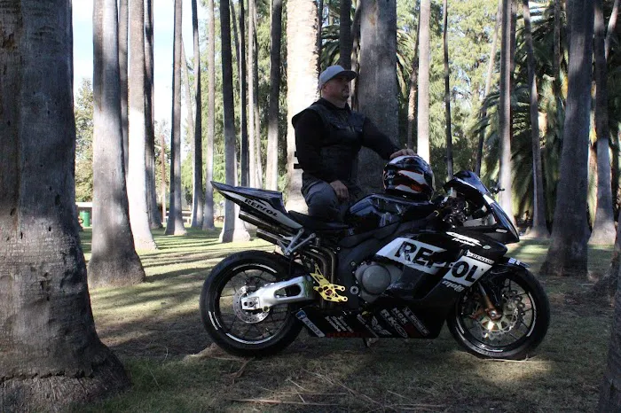 4 Strokes Unlimited 1