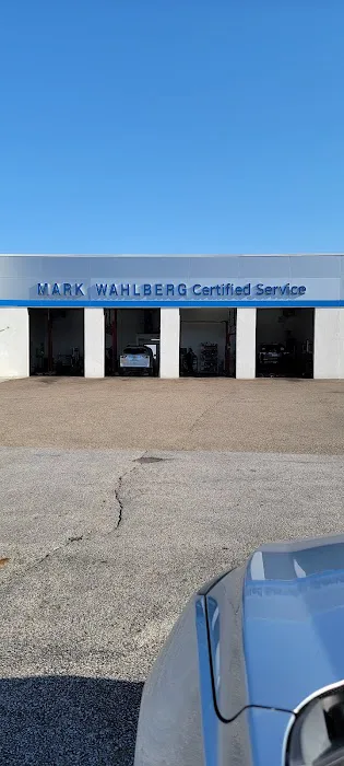 Mark Wahlberg Quick Service 8
