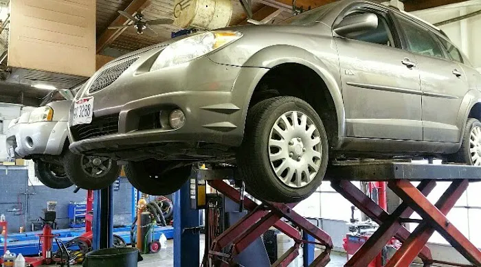 U N Automotive 1