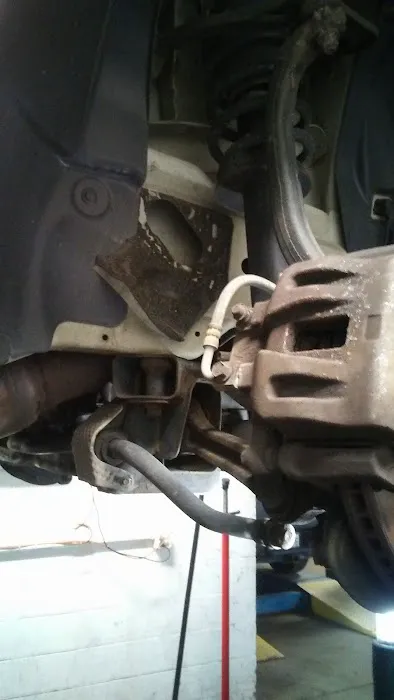 U N Automotive 6