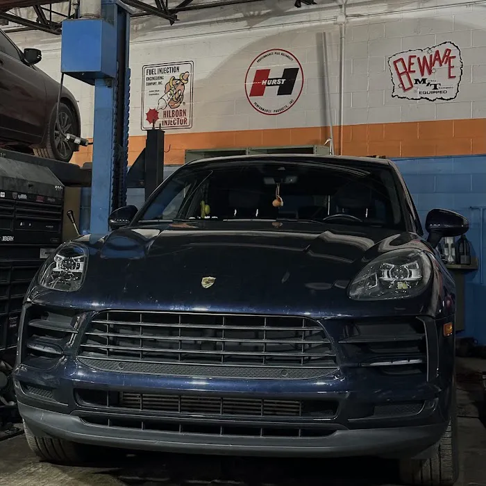 Silverstone Motors 9