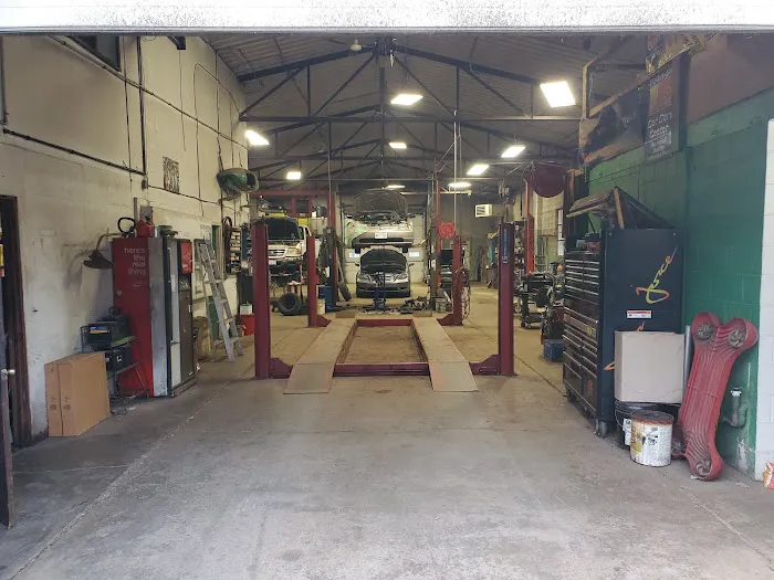Mike's Custom Garage 0