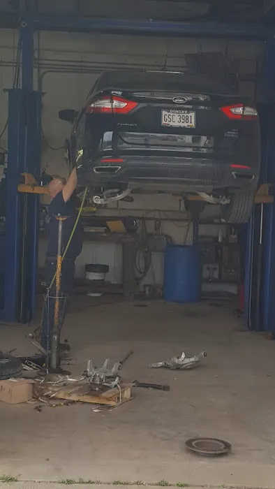 Howard Street AutoCare Center 7