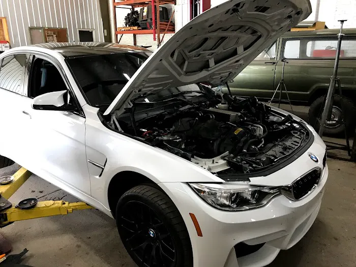 Kinetic Automotive 1