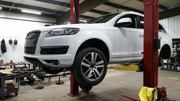 Kinetic Automotive 8