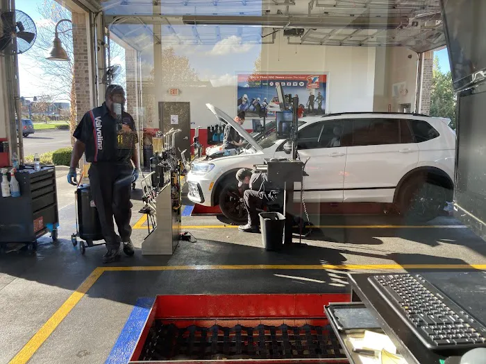 Valvoline Instant Oil Change 4