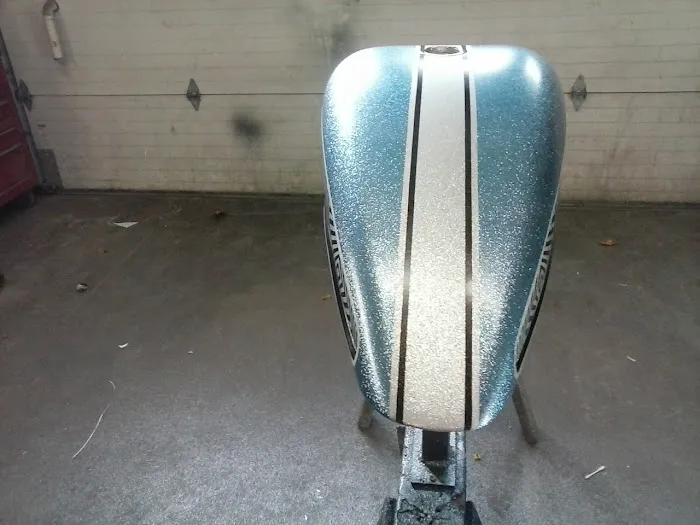 Curvin's Auto Body 9