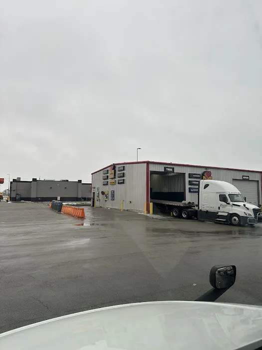 Love's Truck Care 7