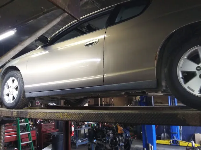 Large's Exhaust & Brakes 0