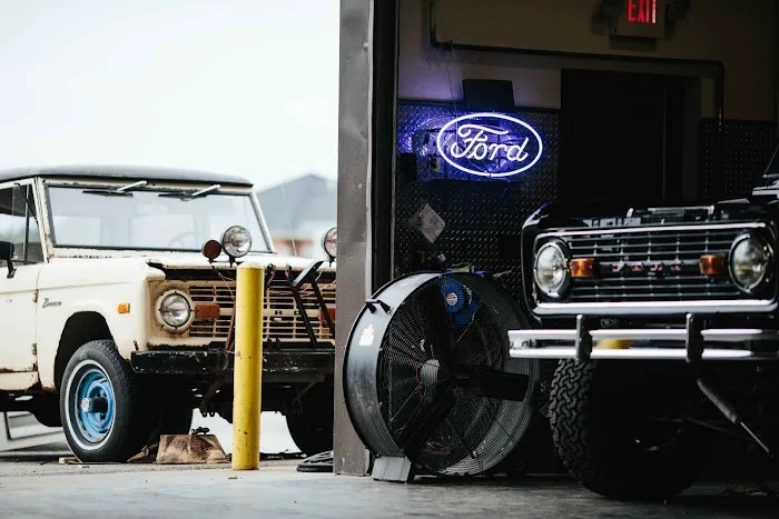 Classic Ford Broncos 6