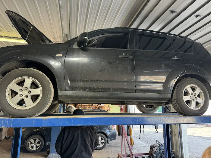 Mo's Auto Repair LLC 8
