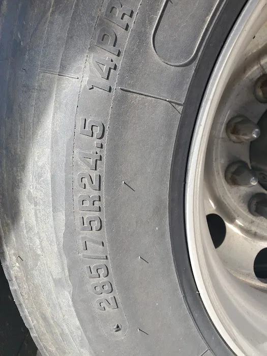 Bob Sumerel Tire 0