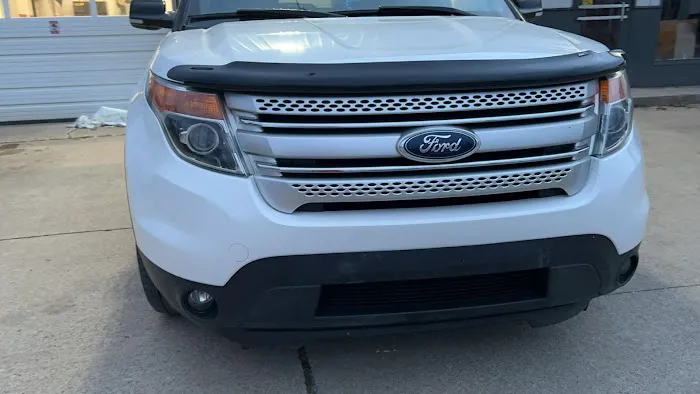 Grizzle’s Auto Collision Repair 3