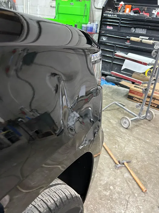 Grizzle’s Auto Collision Repair 9