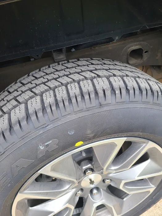 Buck's Tire Services 4
