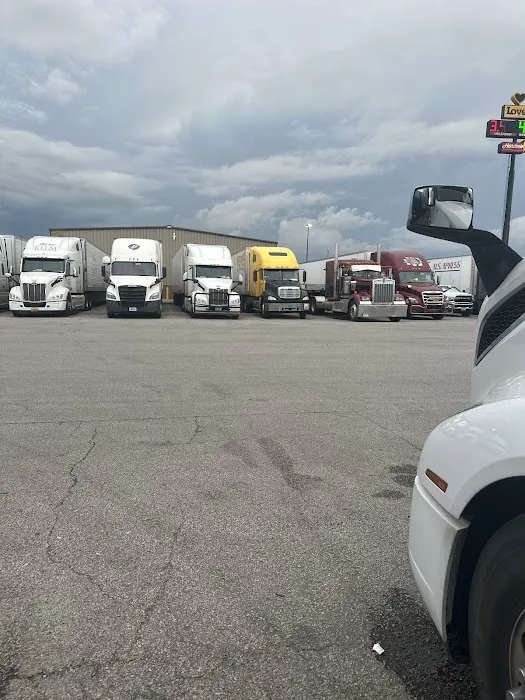 Love's Truck Care 1