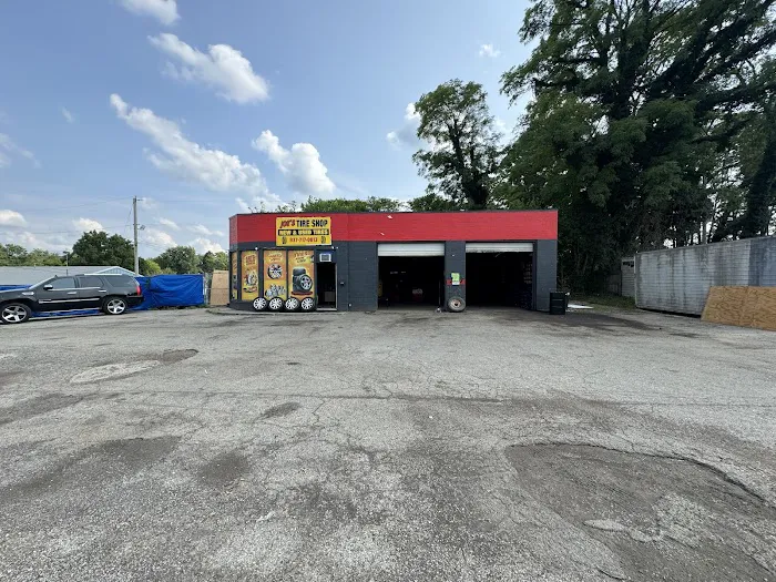 No Name Tire Shop 1