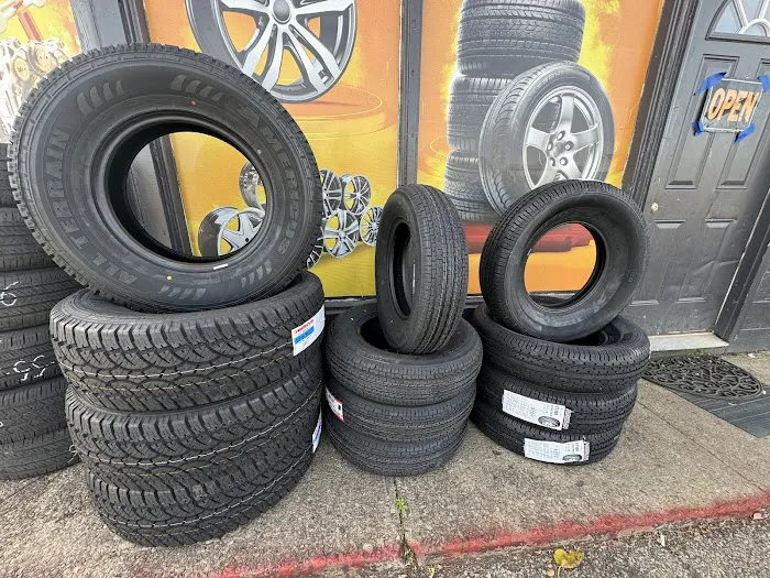 No Name Tire Shop 6