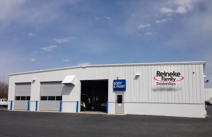 Reineke Collision Center - Lima 2