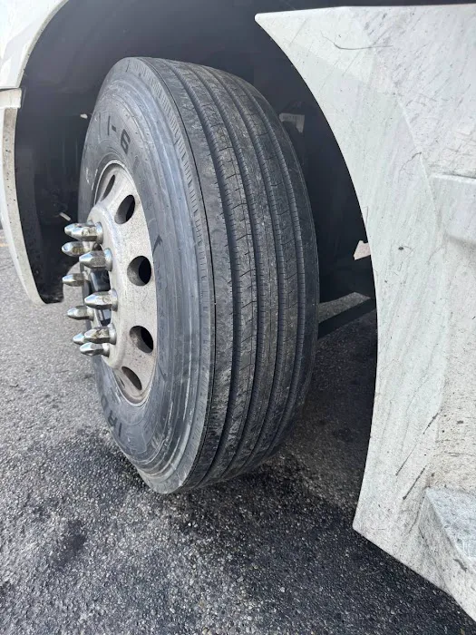 JDS COMMERCIAL TIRES 3