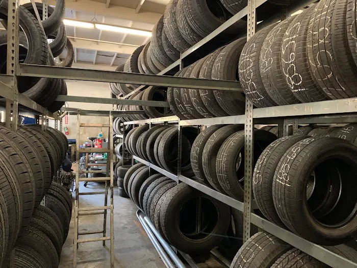 Manuel's Tires Wheels Auto 7