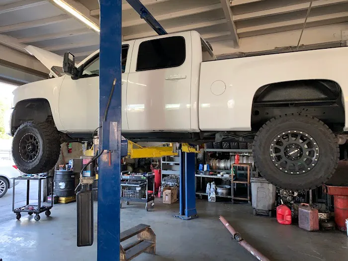 Manuel's Tires Wheels Auto 8