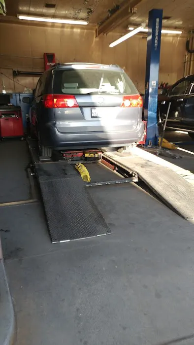 Bob & Al's Tires 3
