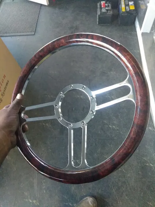 Universal Tire Shop 7