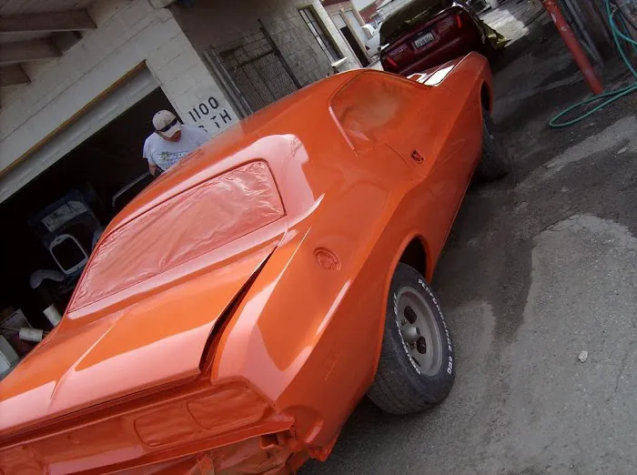 Castillo Auto Body Works 6