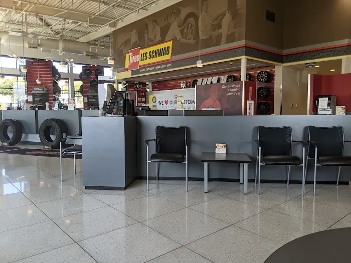 Les Schwab Tire Center 6