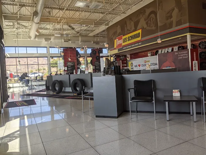 Les Schwab Tire Center 3