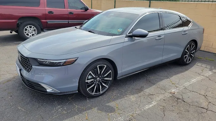 KSK Auto Glass and Tint 1