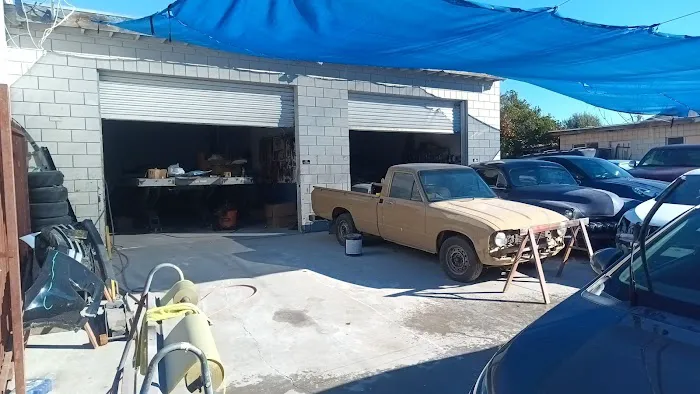 Lamborgs Auto Body 0