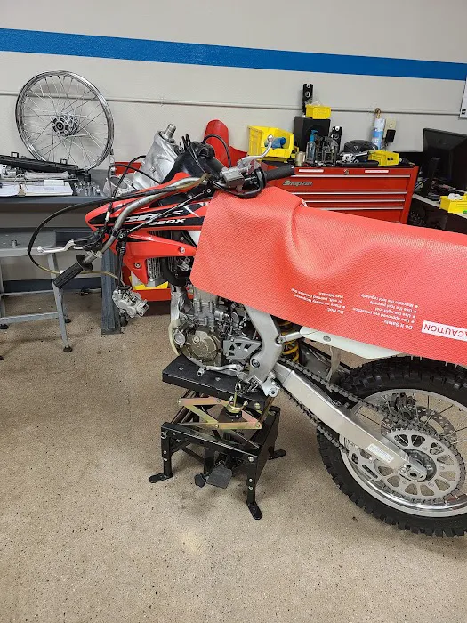 Grizzly's Dirt Bike, ATV & UTV Service Garage 2