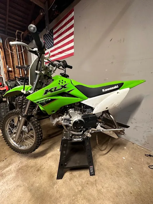 Grizzly's Dirt Bike, ATV & UTV Service Garage 7