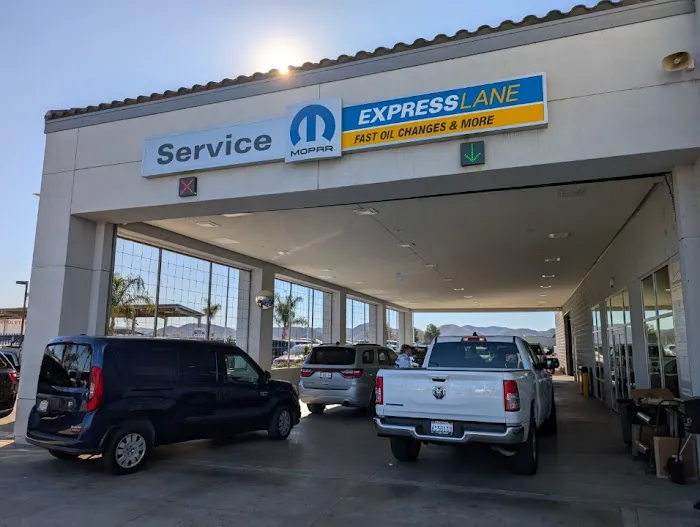 Hemet CDJR Service Department 0