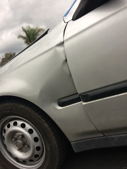 Hemet Auto Glass & Tint 7