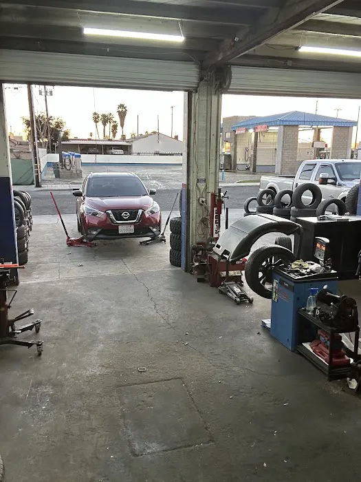 Flips Tires llantera 0