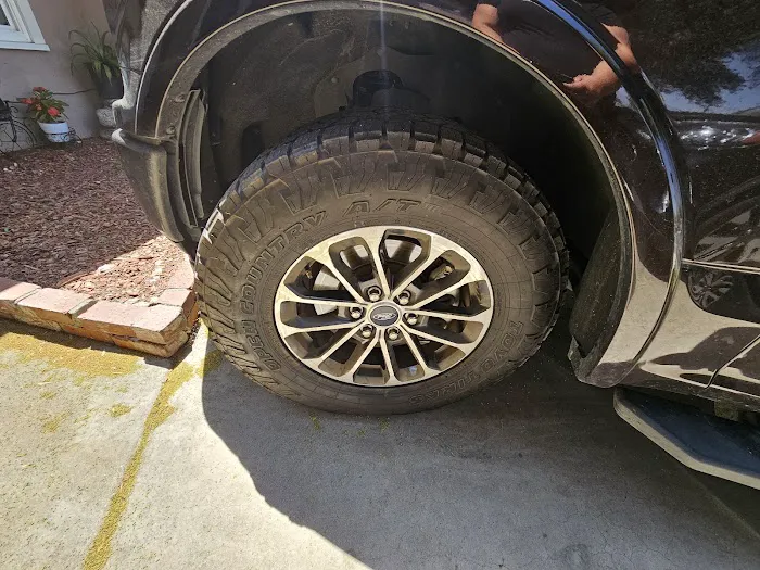 Sualez Tire Shop 7