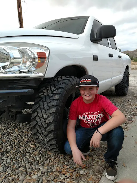 Fuentes Tires 9