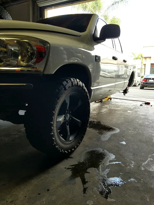 Fuentes Tires 6