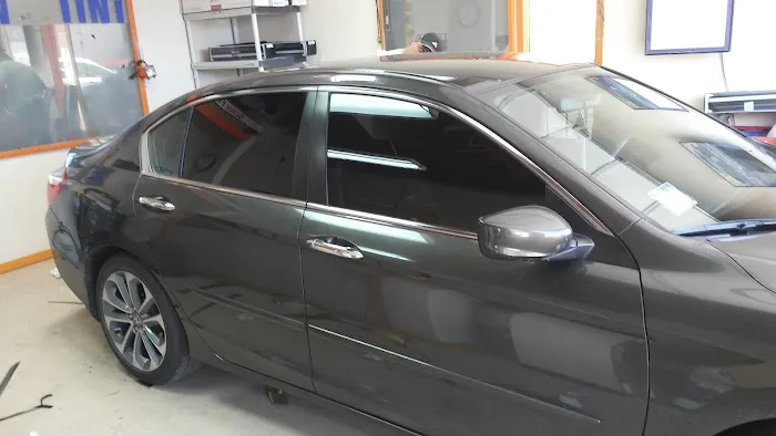 Hot Tints | Auto & Home Tinting Service 8