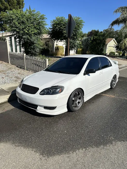 Diamond Star Auto Glass and Tint - Lake Elsinore 7