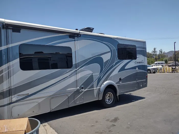Giant RV - Service Center 4