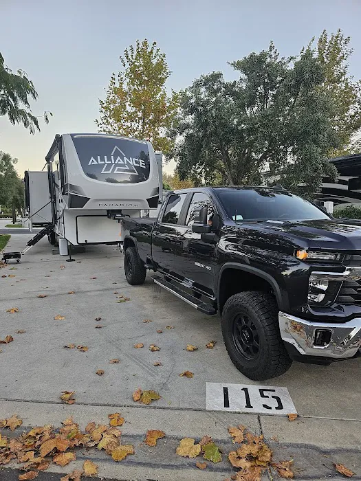 Giant RV - Service Center 3