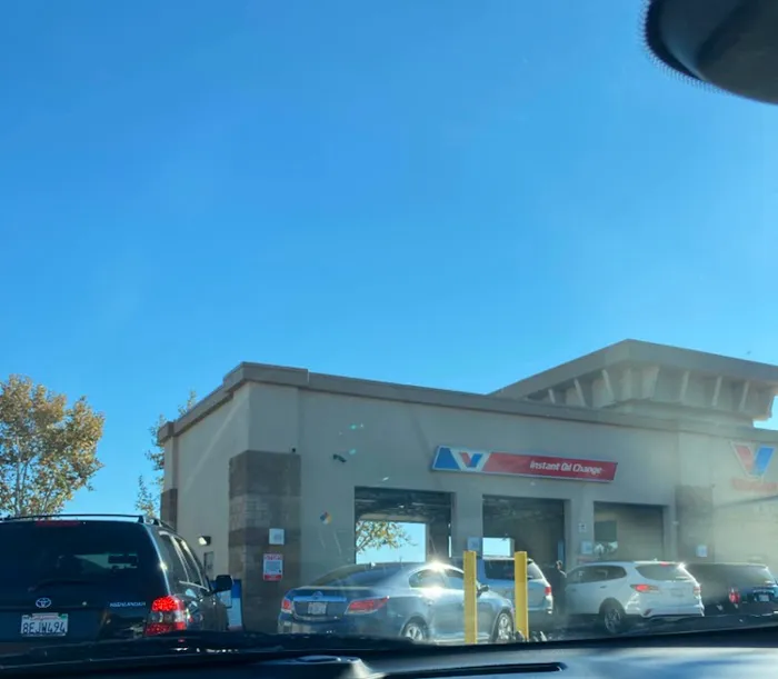 Valvoline Instant Oil Change 6